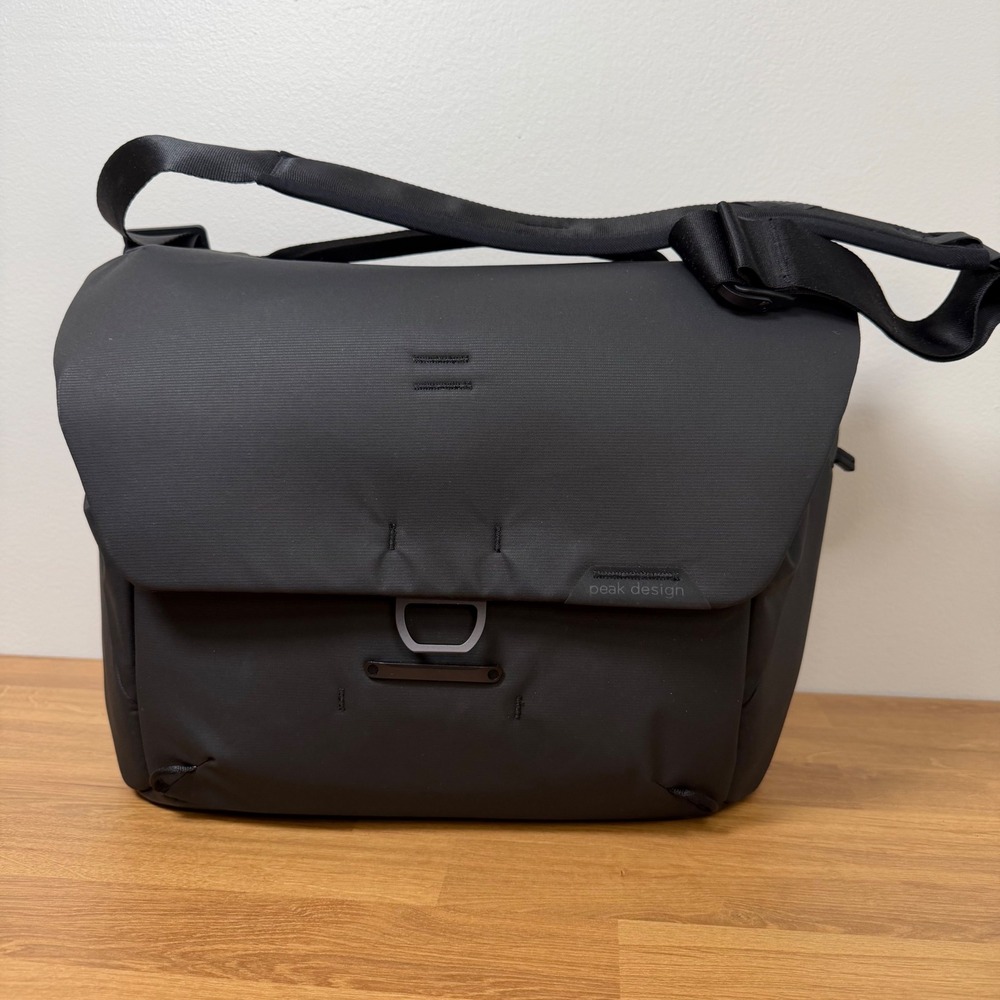 Peak Design Everyday Messenger 13L V2 Black Camera Laptop Bag Weatherproof